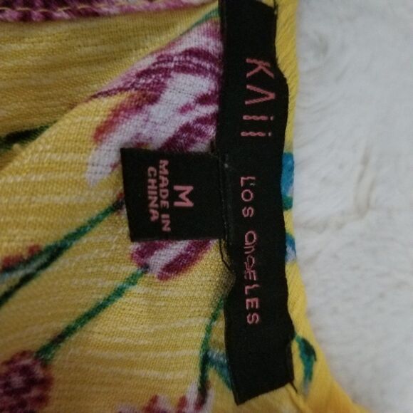 Women's Floral Smocked Yellow Top Size Medium Ruffled Sleeves - Picture 6 of 9